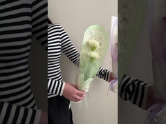 Een enkele zak voltooide bloemen, boeketjes rozen, Valentijnsdag en lerarendag cadeautjes voor de beste