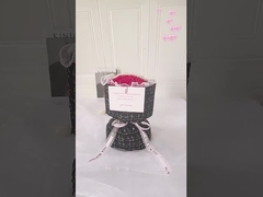 Cadeaus voor Internationale Vrouwendag, Moederdag, verjaardagsboeketten, zeep, anjers en rozen voor