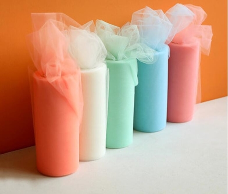 Goede prijs. Verbazingwekkend veelkleurig organza-rollenstof met instructies voor de verzorging online