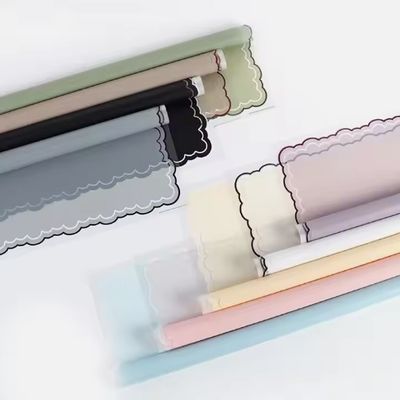 kopen Gevriesd bloemenverpakkingspapier met golvende lijnen Geschenkverpakking Waterdicht geschenkverpakking online vervaardiging