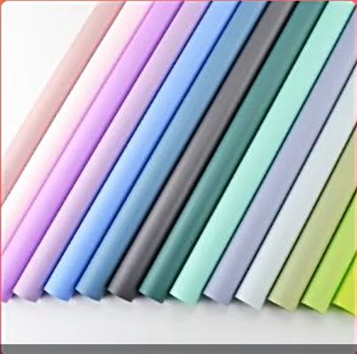 kopen Bloemenverpakkingsoplossing waterdicht papierplaat met een vaste cellophaneverpakking van kunststof online vervaardiging