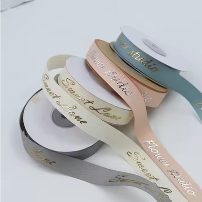 kopen Gepersonaliseerd grijs glanzend 3D-folie-print polyester-grootskoren lint voor cadeauverpakkingen online manufacture