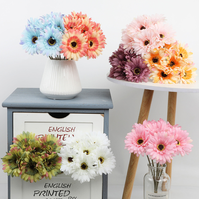 Goede prijs. Een gesimuleerde chrysanthemum decoratie en arrangement scène online