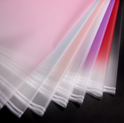 Goede prijs. Groothandel puur kleurengradiënt mat papier waterdicht halfdoorzichtig bloemenverpakkingspapier OPP materiaal boeket cadeauverpakkingspapier online