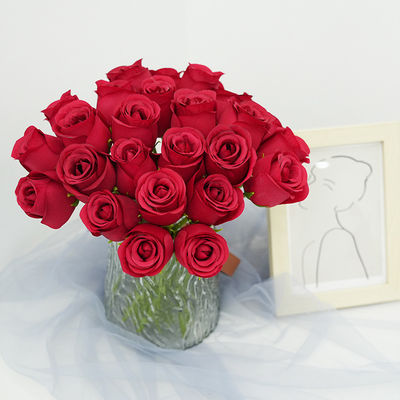 Goede prijs. Groothandel van 7 koppen gesimuleerde rozen, keizerlijke rozen handgestookte rozenboeketten voor huis, hotel, bruiloft en auditorium decoratie online