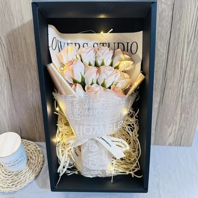 Goede prijs. Kerstroos Tulp geïmpuleerde bloemenboeket Belijdenis Verjaardagscadeau Fabrikant Groothandel Boeket Cadeau online