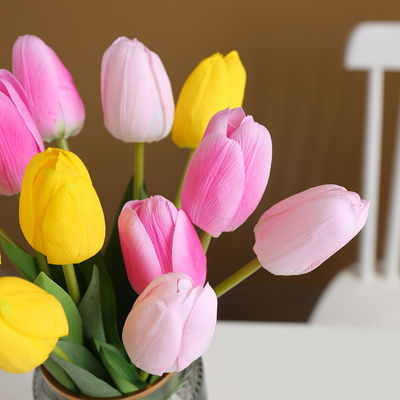 Goede prijs. Kunstbloemen met een nat gevoel, high-end textuur, tulpen huisversiering ornamenten, fotografie rekwisieten, Lafite tulpen kunstbloemen online
