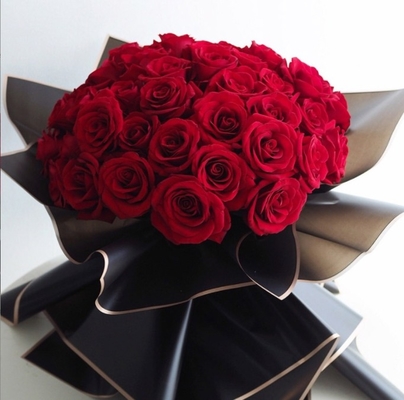 Goede prijs. Kleurrijke bloemenarrangementen boeketverpakkingspapier, bloemenwinkel vers bloemenmateriaal, Engels papier, waterdicht verpakkingsmateriaal, matte afwerking online