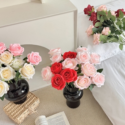 Goede prijs. Echte rozenboeket, eenmalige nepbloem, woningarchitectuur, woonkamer eetkamer tafel decoratie, bruiloftszaal bloemenarrangement, decoratie, bloemenarrangement online