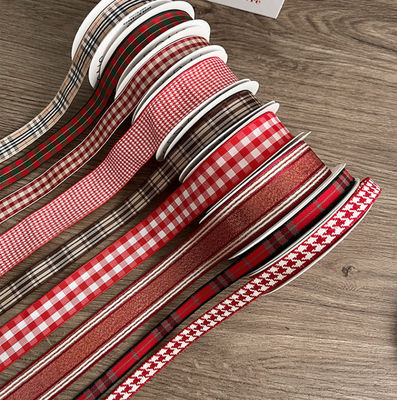 kopen Britse Stijl Stropdas Kerst Plaid Lint Bloem Boeket Milieuvriendelijke Stof Tape Handgemaakte Bloemen DIY Cadeauverpakkingsmaterialen online vervaardiging