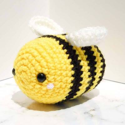 kopen HOT verkoop Crochet Fuzie Bee Gevulde Dier Witte vleugels Knuffel gebreide zachte garens Plush Bee Toy Amigurumi Crochet Fuzie Bee online vervaardiging