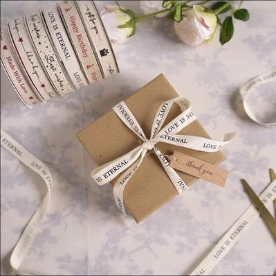 Goede prijs. Gepersonaliseerde doos verpakking decoratie natuurlijke haring botten katoenen inkt gedrukt lint voor cadeautjes en bloemen online