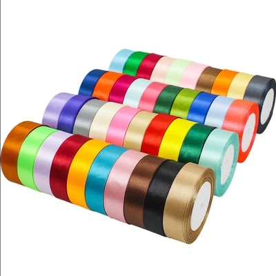 Goede prijs. Polyester satine lintrol in vaste kleur voor duurzame cadeauverpakking online
