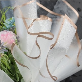 Goede prijs. Goud rand gele film waterdicht mat papier bloemen wikkelen papier boeket bloemen kunst moedersdag bloemen wikkelen papier online