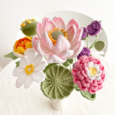 Goede prijs. Handgemaakte gebreide stapel kunstmatige bloemenboeket met lotus- en pioenbloemen Een prachtig huis bureaublad ornament online