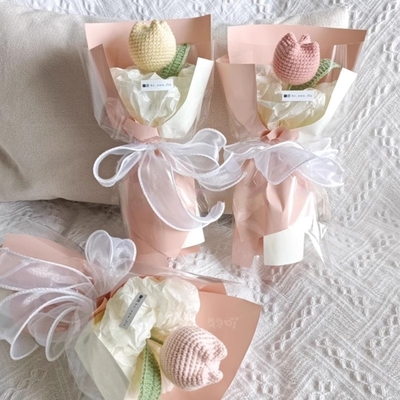 Goede prijs. Gebreide tulp Kleine bloem Boeket Zonnebloem Wolbloem Eindproduct Bedrijf Inkoop Teamopbouw Geschenk online