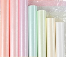 Goede prijs. Vergroot bloembouquet in een wikkeld bloemenpapier voor het wrijven van bloemen met de hand Parelscent sneeuwperen papier online
