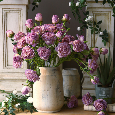 Goede prijs. Franse olieverfschildering die de eettafel in de woonkamer simuleert, met rozen en decoratieve rozenbloemen online