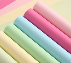 Goede prijs. Nieuw verdikte papier in de vorm van koeienvel, pakpapier voor boeketten online