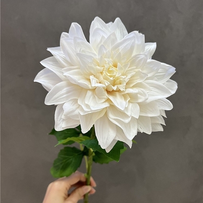 Goede prijs. Huissimulatie dahlia binnen eetkamer tafel decoratie, kunstmatige bloemen bruiloftscène fotografie rekwisieten online