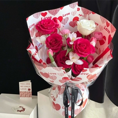 Goede prijs. Valentijnsdag, liefde in het hart, Yuyin papier, bloemenboeketten, waterdicht verdikte verpakkingspapier, bloemen kunstpapier, bloemenwinkel verpakkingsmateriaal online