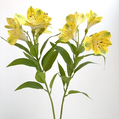 Goede prijs. Een licht luxe bloemenboeket decoratie voor de woonkamer en de eettafel met gesimuleerde narcissen online