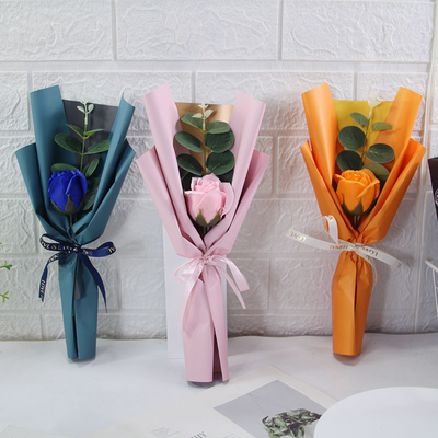 Goede prijs. Grensoverschrijdend warm verkochte zonnebloem eucalyptus enkel bouquet, cadeau voor de Dag van de leraar, leraar zeep bloem, Valentijnsdag promotie bouquet online