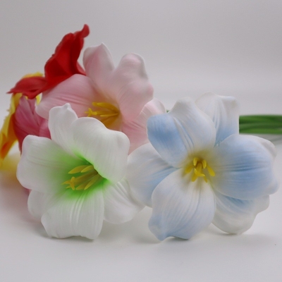 Goede prijs. Simulatie opening bladloze tulp PU touch Brownie kunstbloem boeket enkele bloem Europese stijl huis decoratie fotografie online