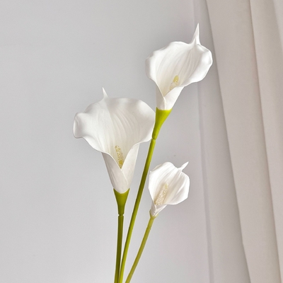 Goede prijs. Calla lelie kunstbloemen thuis tafel decoratie, bruiloftszaal bloemenarrangement en foto rekwisieten online