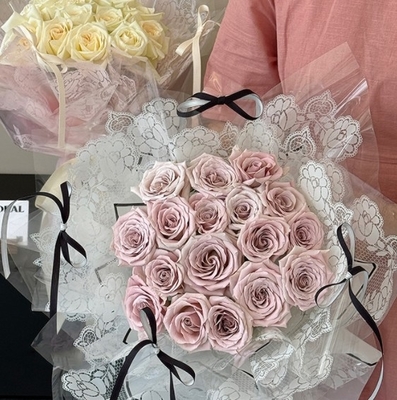 Goede prijs. Kleine kanten waterdicht verpakkingspapier, bloemenverpakkingen, oppenfilm, boeketverpakkingspapier, verse bloemenkunst, boeketverpakkingen online