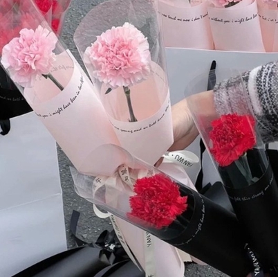 Goede prijs. Moedersdag enkel bloem verpakkingspapier, enkel rozenboeket verpakkingszak, anjerbloem verpakkingspapier, enkel zak online