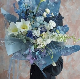 Goede prijs. Drie-dimensionale bloemenarrangement Bloemen verpakkingspapier online