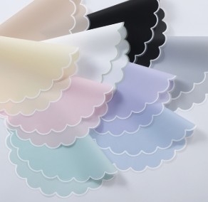 Goede prijs. 56*56cm Fashion Cloud Jelly Film Flower Flower Wrapping Paper voor waterdichte bescherming online