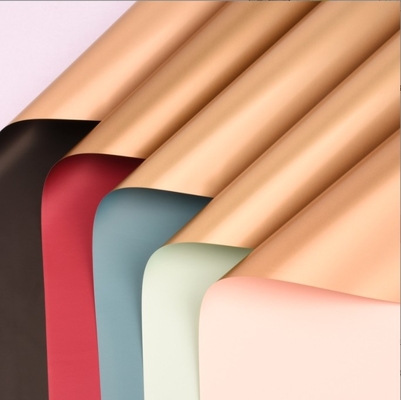 Goede prijs. Fabrieksdirecte verkoop van licht luxe serie dubbelzijdig gouden papier bloemenmaterialen, pakpapier voor boeketten in Koreaanse stijl, pakpapier voor bloemenwinkels online