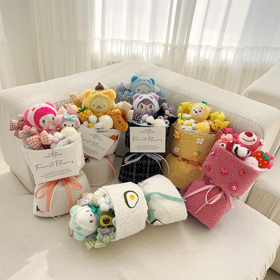 Goede prijs. Groothandel pluche Sanrio poppen voor Valentijnsdag cartoon poppenboeketten voor je vriendin en beste vriendin online
