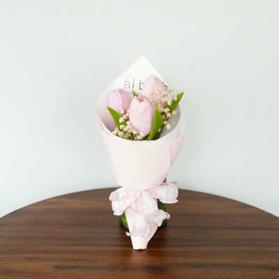 Goede prijs. Tulpen zeepbloemen, kleine boeketten, souvenirs, Vrouwendag, Moederdag cadeaus, zeepbloem eindproducten, grensoverschrijdend online