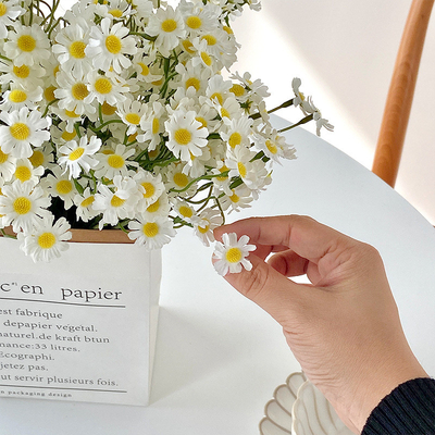Goede prijs. Ins Kamille Simulatie Bloem Bundel Daisy Fake Flower Woonkamer Decoratie Tafel Bloem Boeket Fotografie Requisiten online