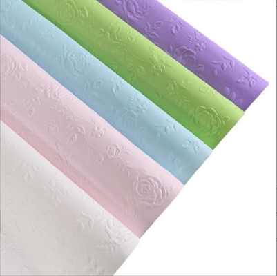 Goede prijs. Elegant en duurzaam kunstpapier met geïmprimeerde textuur in vele kleuren voor bloemenverpakkingen online
