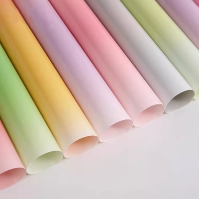 Goede prijs. Bloemenwikkelpapier in vele kleuren Hansu-papier voor gradiëntkleur snoepglas waterdicht plastic boeketverpakkingsmateriaal online