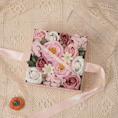 Goede prijs. Luxe handgemaakt Forever Soap Flower Rose-boeket in acryldoos, elegant geurend zeepbloemcadeau voor Valentijnsdag, Kerstmis en verjaardag online