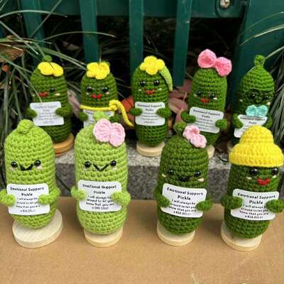 Goede prijs. Cute Positive Energy Emotional Cucumber Pickle Doll Hand-Knitted Crochet Doll Stress Relief Creative Gift Amigurumi Handmade Toy online