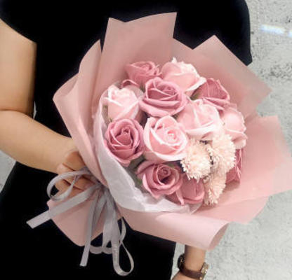 Goede prijs. Warm verkoop kunstmatige rozen zeep bloem boeket voor decoratieve bloemen planten cadeaubond voor Valentijnsdag Moederdag online